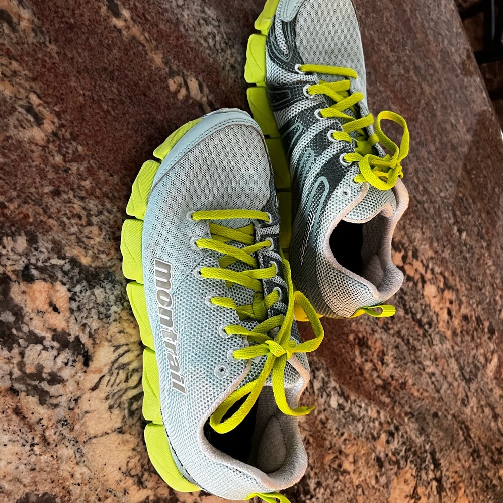 Montrail walking sneaker size 61/2 mint green like new